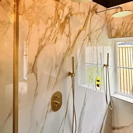Orman Evi Wellness Tuin - Boudoir - Ultieme Partner Beleving Met Jacuzzi En Openhaard En Prive Sauna In Romantische Stijl *