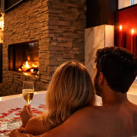 Wellness Tuin Noord Limburg - Met Indoor Jacuzzi En Openhaard En Prive Sauna - In Romantische Stijl - Ultieme Partner Beleving Gerendaház *