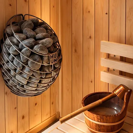 Wellness Tuin Noord Limburg - Met Indoor Jacuzzi En Openhaard En Prive Sauna - In Romantische Stijl - Ultieme Partner Beleving Gerendaház Horst