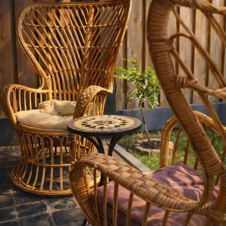 Wellness Tuin Noord Limburg - Met Indoor Jacuzzi En Openhaard En Prive Sauna - In Romantische Stijl - Ultieme Partner Beleving Gerendaház Horst