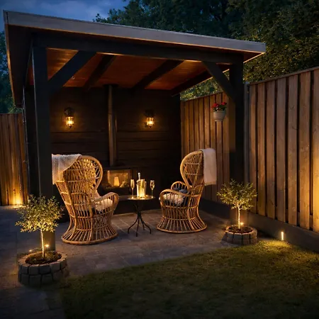 Wellness Tuin Noord Limburg - Met Indoor Jacuzzi En Openhaard En Prive Sauna - In Romantische Stijl - Ultieme Partner Beleving *