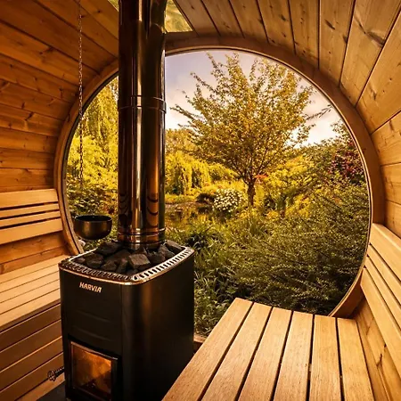 Gerendaház Wellness Tuin Noord Limburg - Met Indoor Jacuzzi En Openhaard En Prive Sauna - In Romantische Stijl - Ultieme Partner Beleving