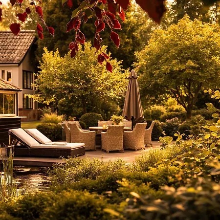 Wellness Tuin Noord Limburg - Met Indoor Jacuzzi En Openhaard En Prive Sauna - In Romantische Stijl - Ultieme Partner Beleving * Horst