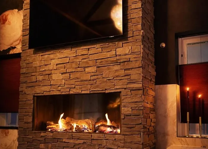 Wellness Tuin - Boudoir - Ultieme Partner Beleving - Indoor Jacuzzi En Openhaard En Prive Sauna - In Romantische Stijl - Gratis Fles Prosecco & Leuke Partner Connect Box !