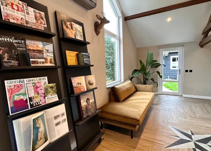 Domek letniskowy Wellness Tuin - Boudoir - Ultieme Partner Beleving - Indoor Jacuzzi En Openhaard En Prive Sauna - In Romantische Stijl - Gratis Fles Prosecco & Leuke Partner Connect Box ! *