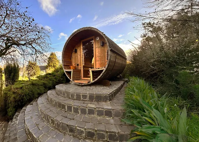 Wellness Tuin - Boudoir - Ultieme Partner Beleving - Indoor Jacuzzi En Openhaard En Prive Sauna - In Romantische Stijl - Gratis Fles Prosecco & Leuke Partner Connect Box ! Domek letniskowy Horst