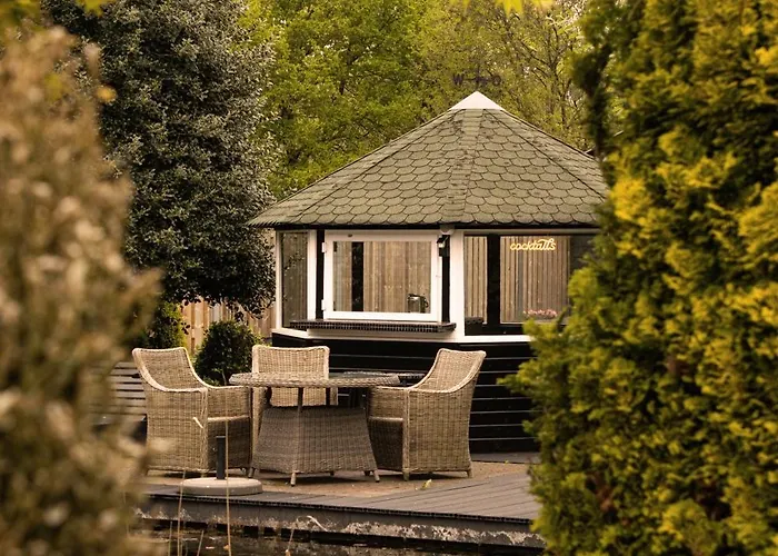 Domek letniskowy Wellness Tuin - Boudoir - Ultieme Partner Beleving - Indoor Jacuzzi En Openhaard En Prive Sauna - In Romantische Stijl - Gratis Fles Prosecco & Leuke Partner Connect Box ! Horst