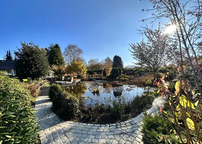 Domek letniskowy Wellness Tuin - Boudoir - Ultieme Partner Beleving - Indoor Jacuzzi En Openhaard En Prive Sauna - In Romantische Stijl - Gratis Fles Prosecco & Leuke Partner Connect Box !